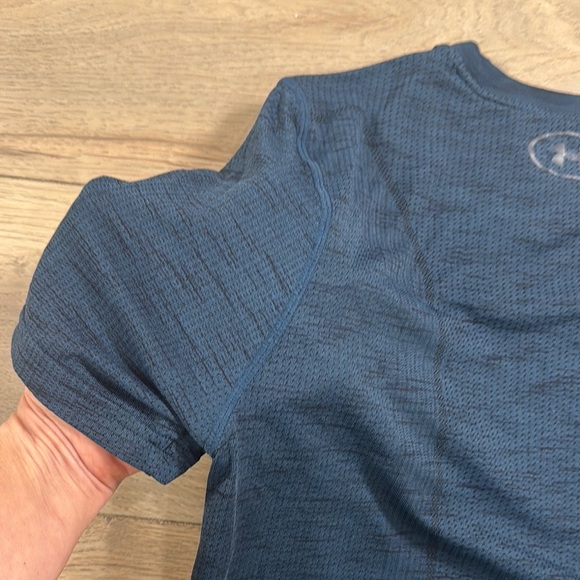 Under Armour Men's Seamless Threadborne Heat Gear Blue short sleeve shirt - Picture 11 of 11